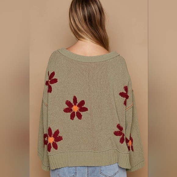 POL Olive V-Neck Floral Pattern Chenille Sweater - Picture 3 of 4
